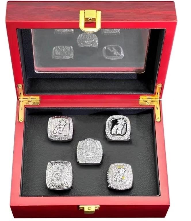 San Antonio Spurs Replica Championship Ring Set in Wooden Display Case