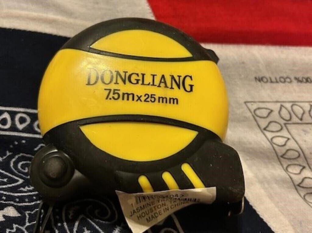 Dongliang 7.5m x 25mm Tape Measure
