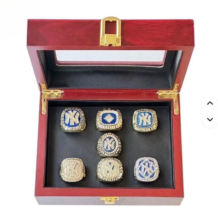 New York Yankees Replica Championship Ring Set in Display Box