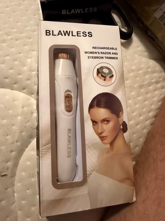 Blawless Rechargeable Women's Razor and Eyebrow Trimmer